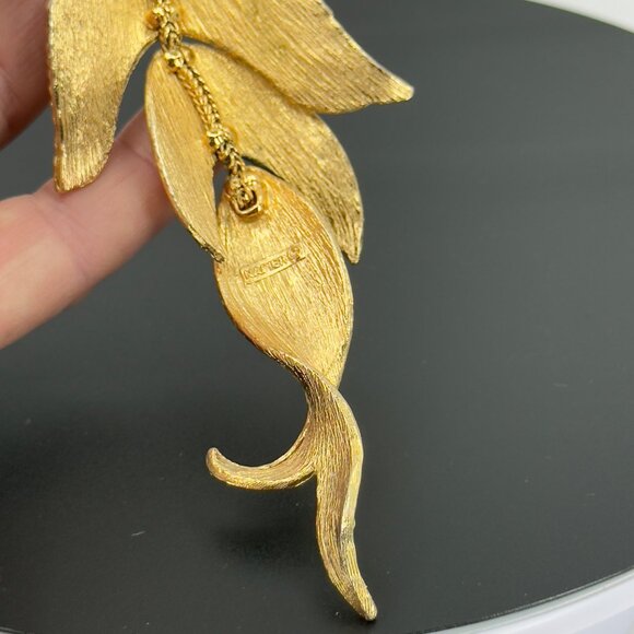 Vintage Napier Gold Tone Articulated Fish Green Rhinestone Eye Pendant - Picture 14 of 16